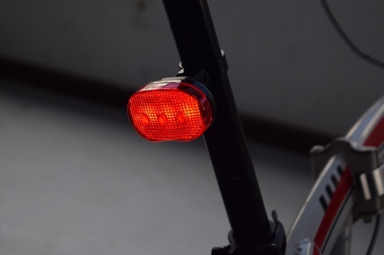 원판 브레이크 극단적 밝기를 위한 2.0-3.0cm 자전거 제동등